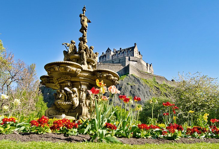 Ross Fountain and Edinburgh Castle in the spring