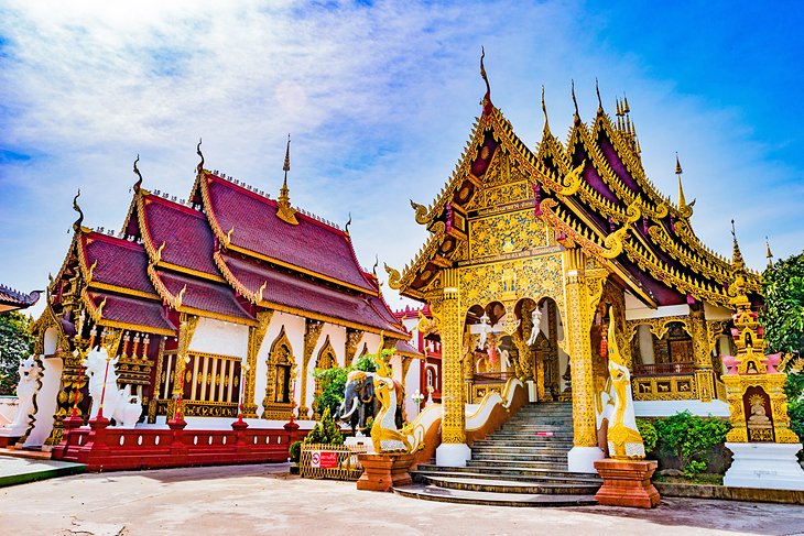 Beau temple bouddhiste à Chiang Mai