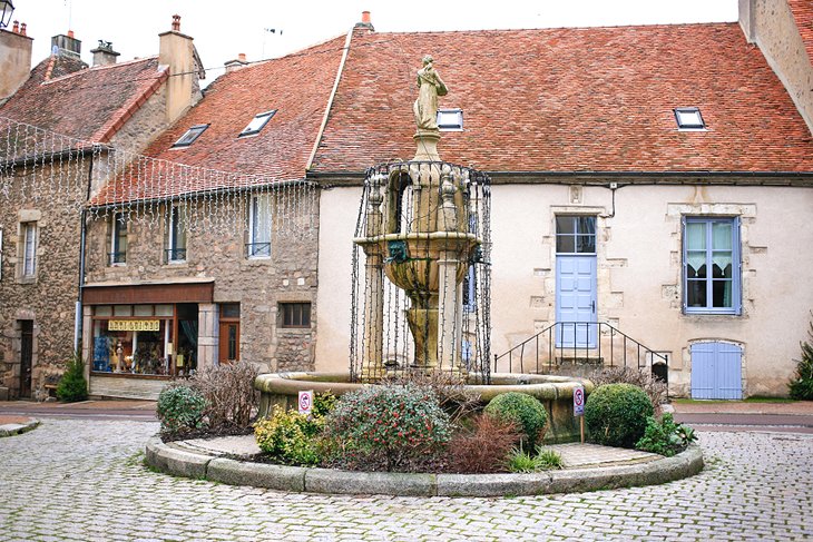 Small square in Saulieu