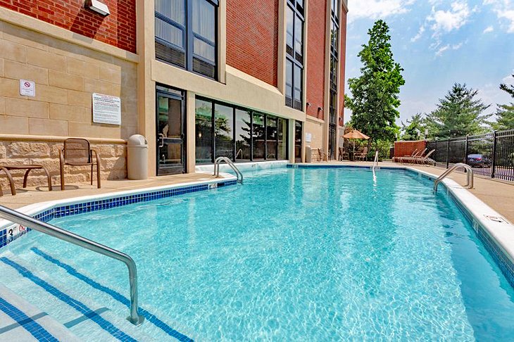 Source photo : Drury Inn &  Suites Aéroport de Nashville