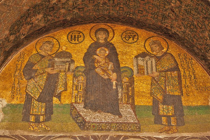 La mosaïque de la Vierge Marie