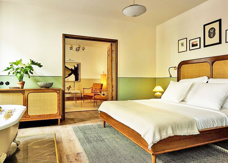 Photo Source: Hotel Sanders