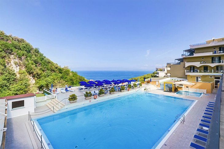 Photo Source: Best Western Hotel La Solara Sorrento