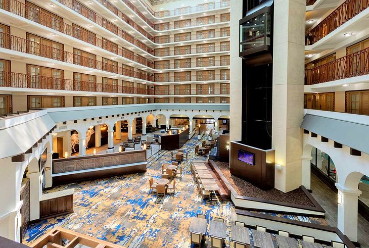Source photo : Embassy Suites by Hilton Tulsa - I - 44