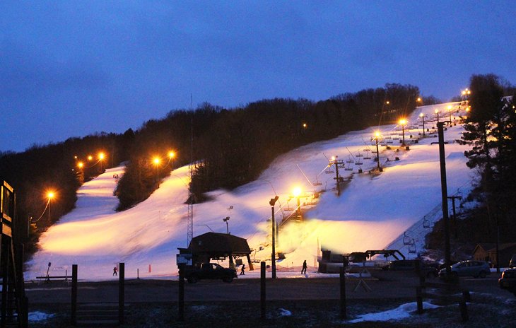 Night skiing at Swain