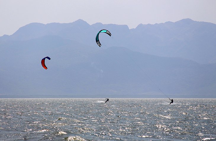 Kitesurfing at Punta Chame