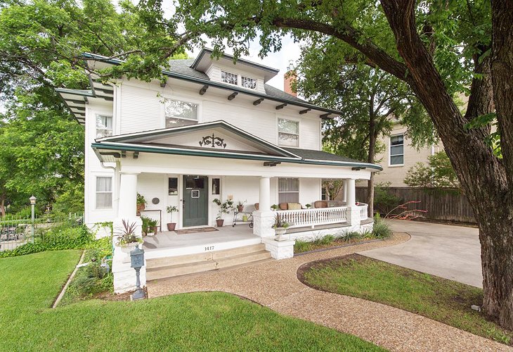 Photo Source: Texas White House Bed & Breakfast
