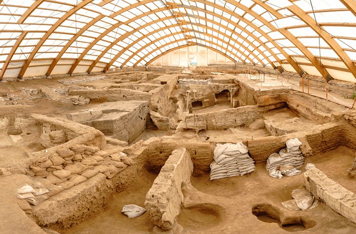 Covered excavation site at Çatalhöyük
