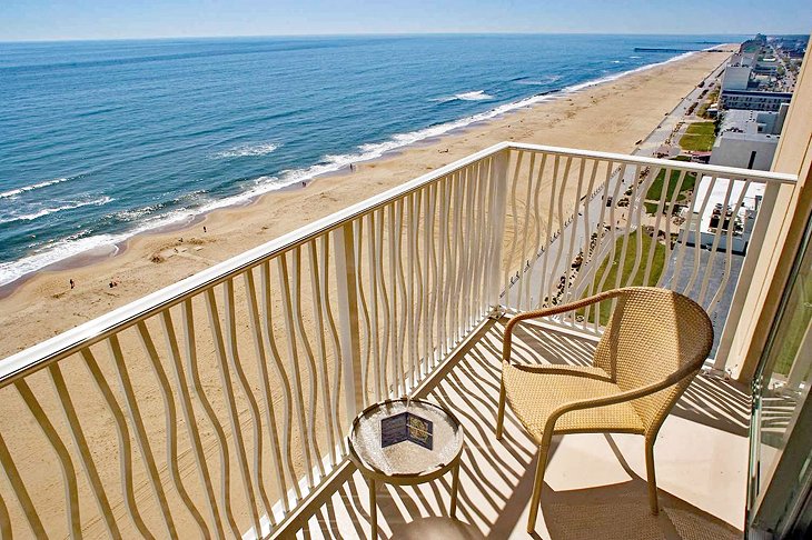 hotels that let you check in at 18 in virginia beach