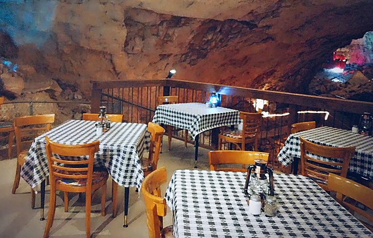 Photo Source: Grand Canyon Caverns Inn