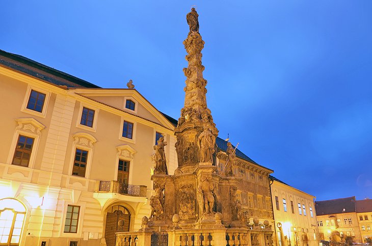 Le Palais Kutna Hora et la Colonne de la Vierge Marie Immaculée