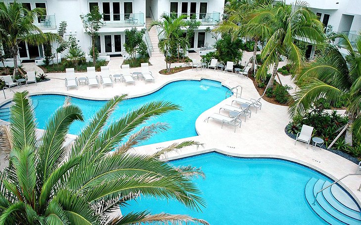Photo Source: Santa Maria Suites Hotel