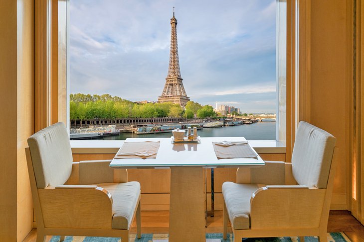 Restaurant with a fabulous Eiffel Tower view