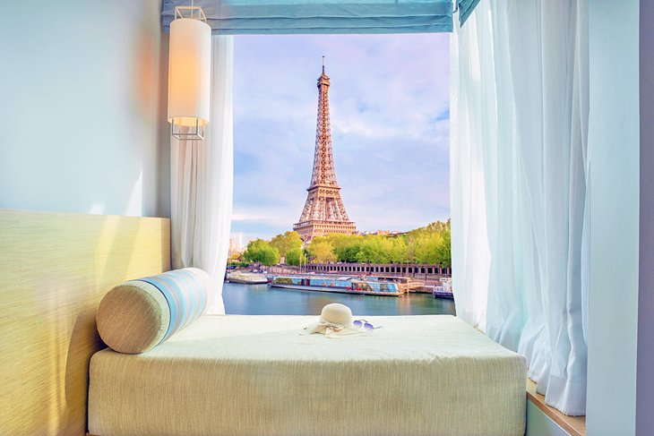 Hotel room near the Eiffel Tower
