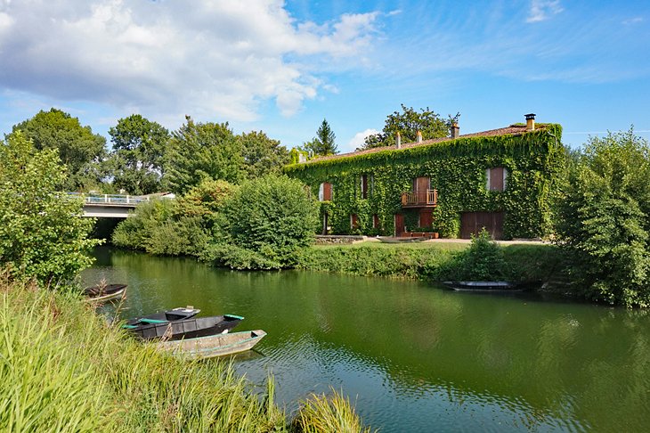 Canal in Coulon