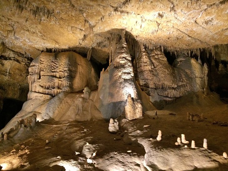 Marengo Cave