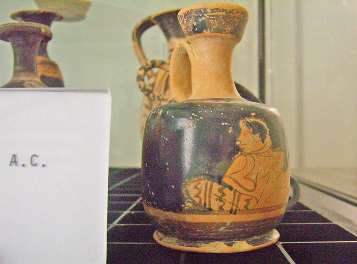 Greek vase at the Archaeological Museum in Enna