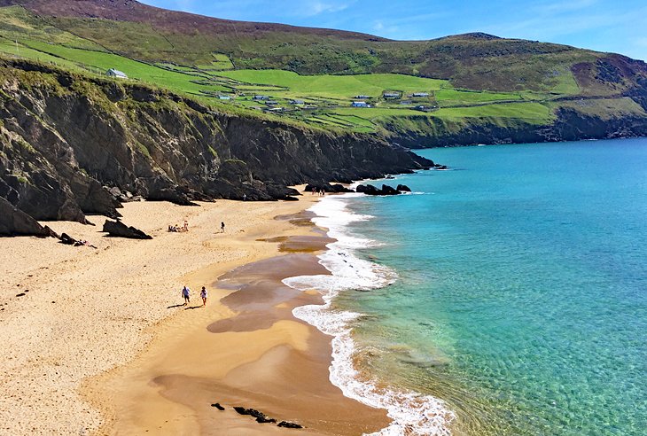 Coumeenoole Beach