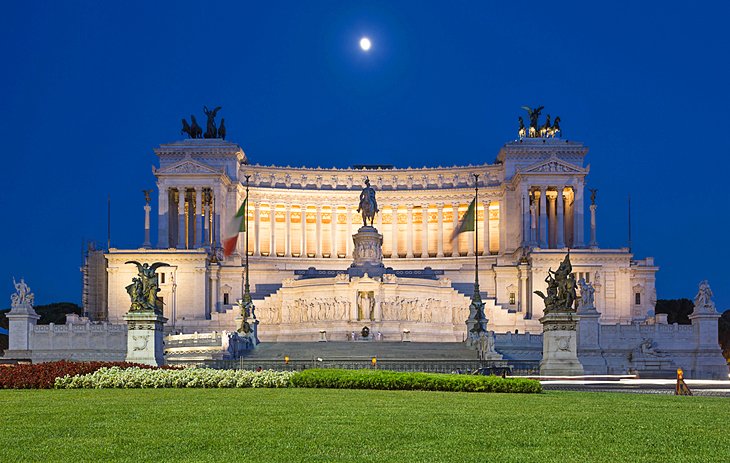 Piazza Venezia at night