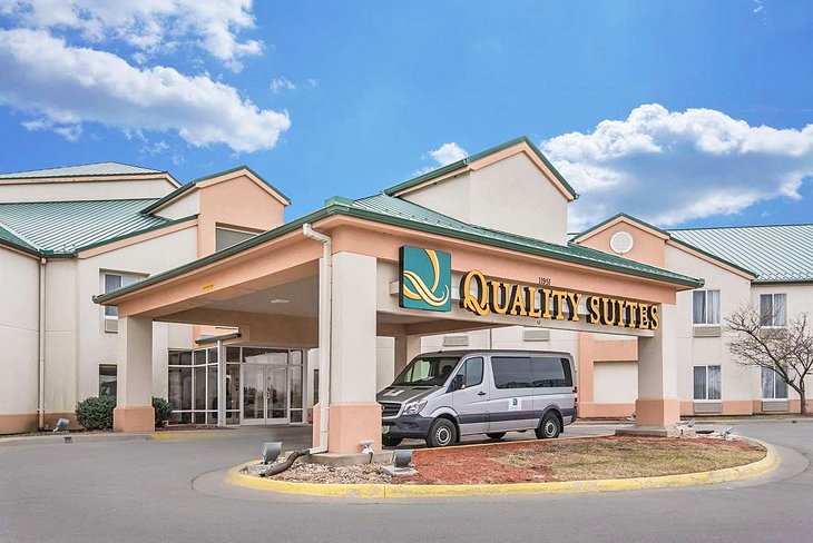 Source de la photo : Quality Suites Airport Kansas City