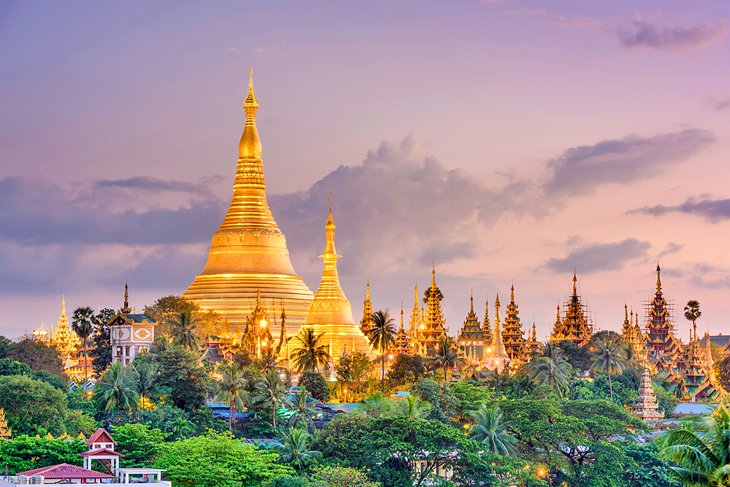 Pagode Shwedagon au crépuscule
