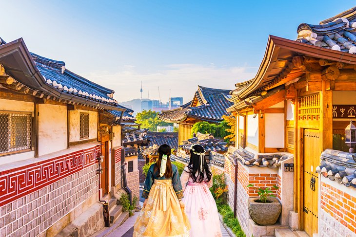 Traditionally dressed Korean girls at Bukchon Hanok Village