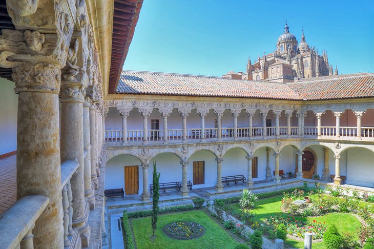 Cloister of the Convento de las Dueñas