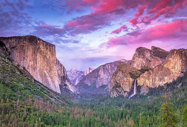 Sunset over the Yosemite Valley