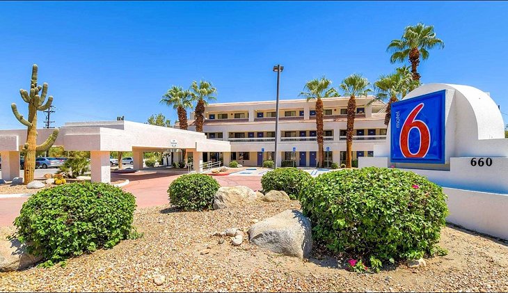 Photo Source: Motel 6 Palm Springs Downtown