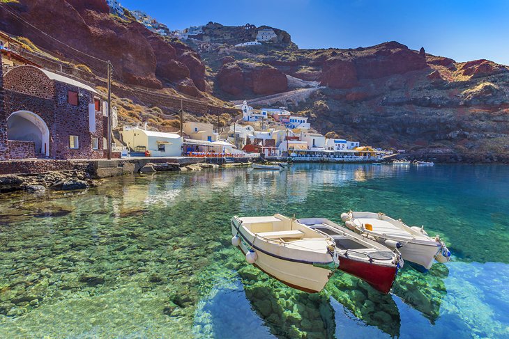 tourist activities in santorini greece