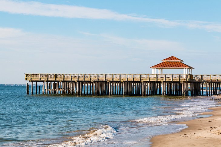 Public viewing pier at Buckroe Beach