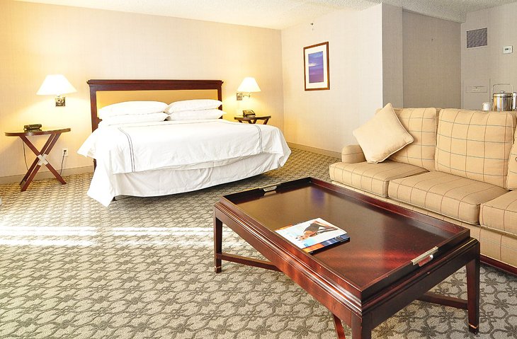 Photo Source: Anaheim Majestic Garden Hotel