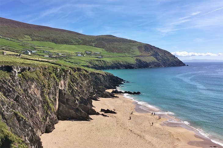 Coumeenoole Beach