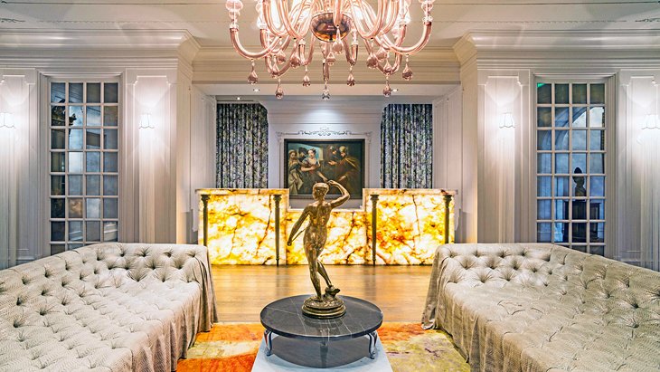 Source de la photo : Grand Bohemian Hotel Charleston, collection d'autographes