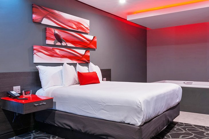 Photo Source: The Astro Pasadena Hotel