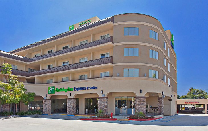 Photo Source: Holiday Inn Express Hotel & Suites Pasadena Colorado Blvd.