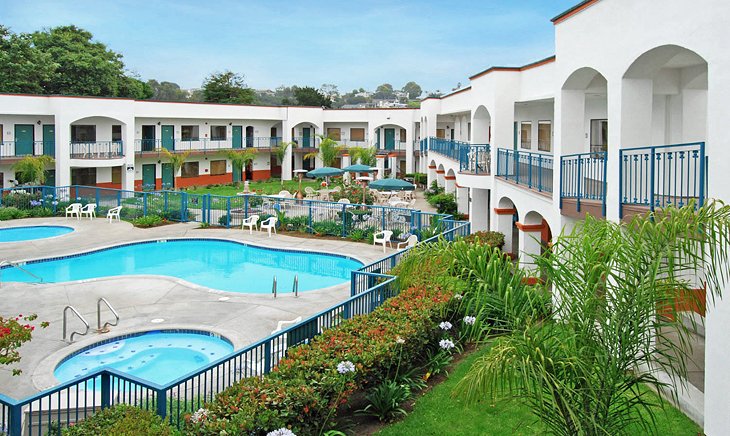 Photo Source: Oxford Suites Pismo Beach