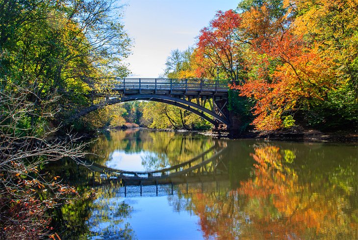 East Rock Road Bridge over the Mill River