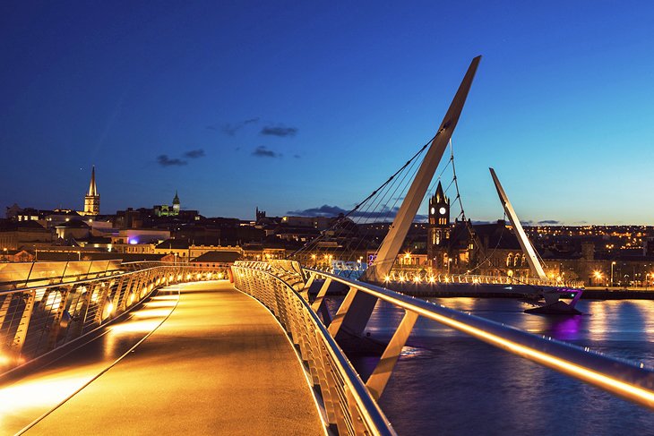 The Peace Bridge at night