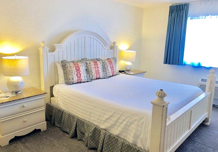 Photo Source: La Serena Inn