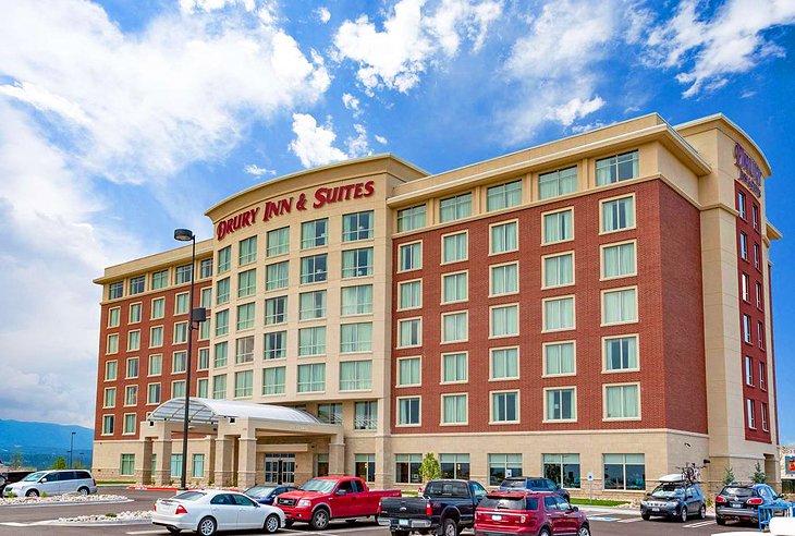 12 Best
 PetFriendly Hotels in Colorado Springs