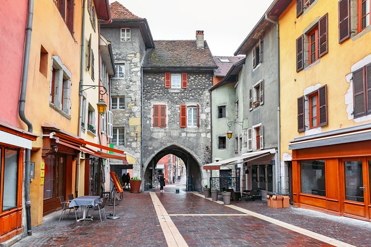 Best Things To Do In Annecy For 2023 Rue Sainte-Claire in Annecy