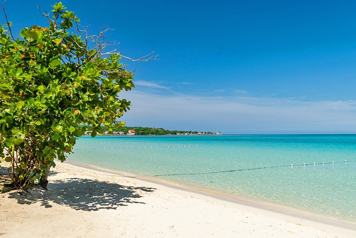 Seven Mile Beach in Negril
