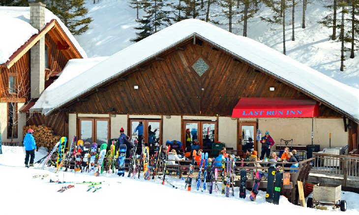 12 estaciones de esquí mejor calificadas en Montana