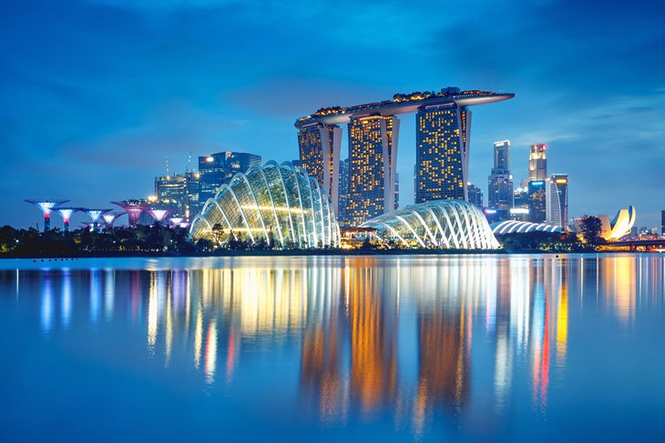Toits de Singapour au crépuscule