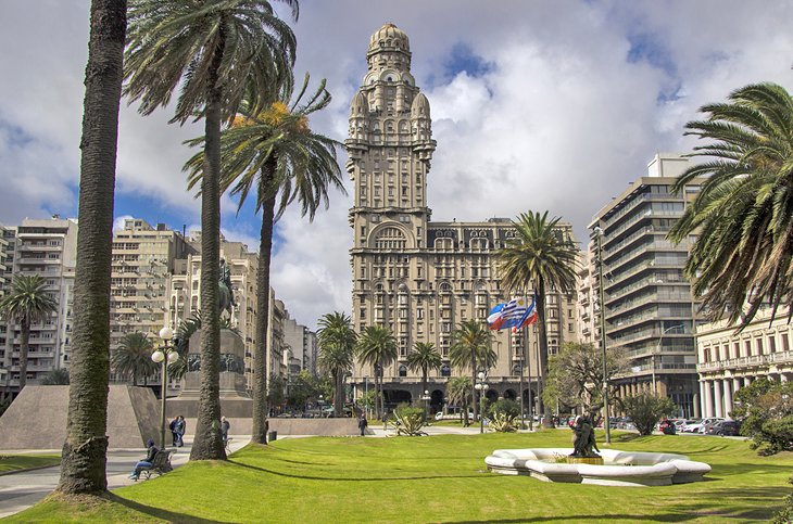 Plaza Independencia in Montevideo