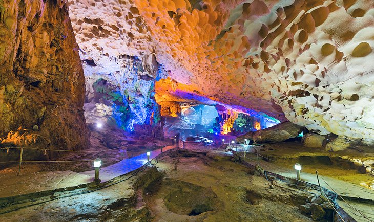 Thien Cung Cave