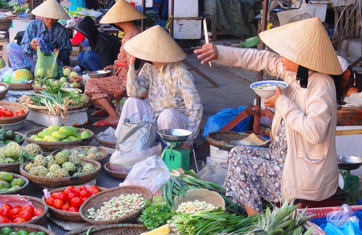 Vegetable sellers at the Dong Ba Market