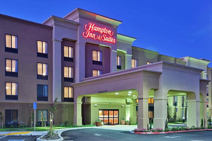 Photo Source: Hampton Inn & Suites Fresno-Northwest