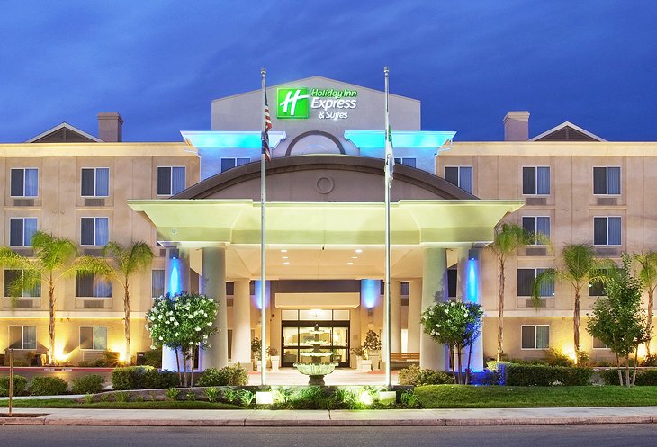Photo Source: Holiday Inn Express Hotel & Suites Fresno (River Park) Hwy 41